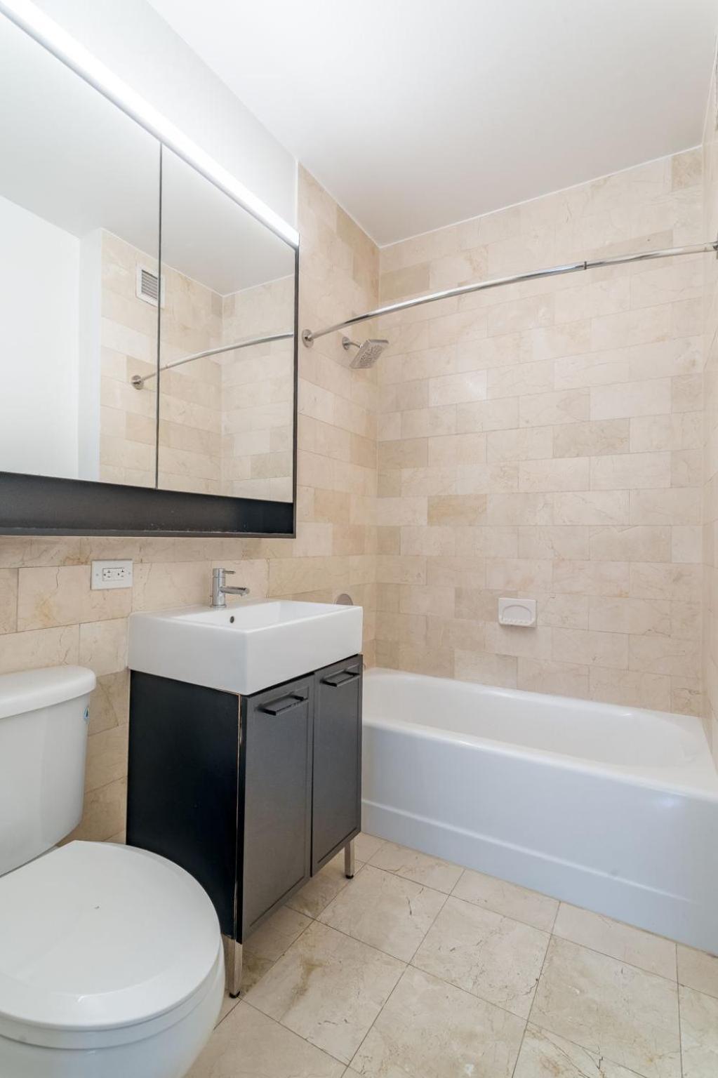 Comfort And Charm 2br 1bath New York